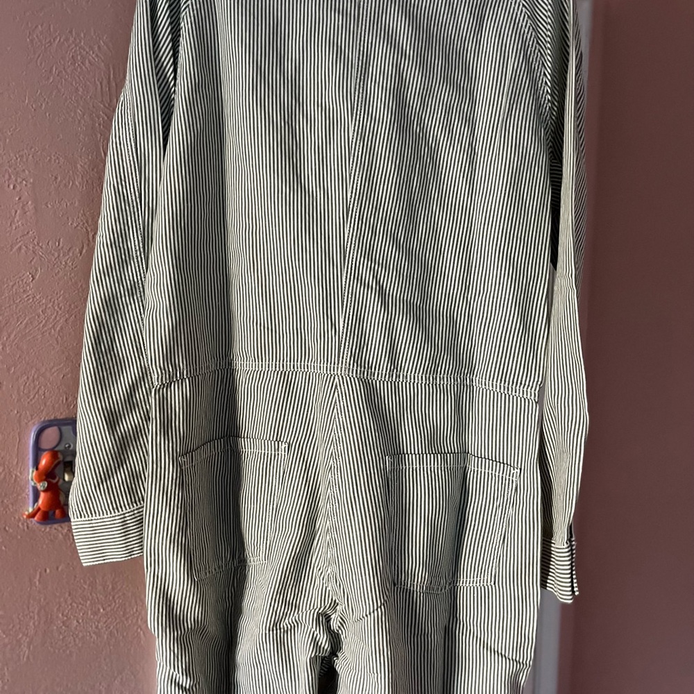 Outerknown Station Jumpsuit Green
Striped Size medium. - Picture 8 of 9